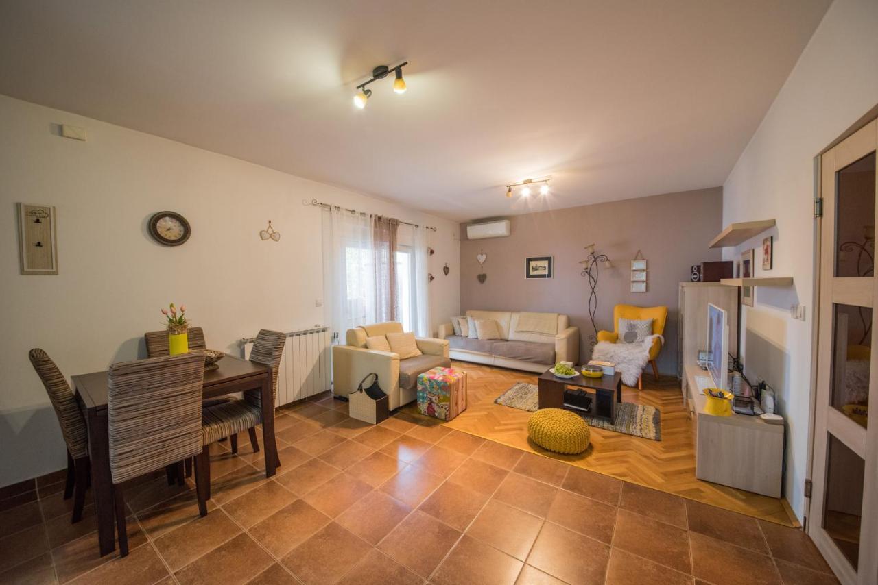 City Apartment Magdalena 扎达尔 外观 照片