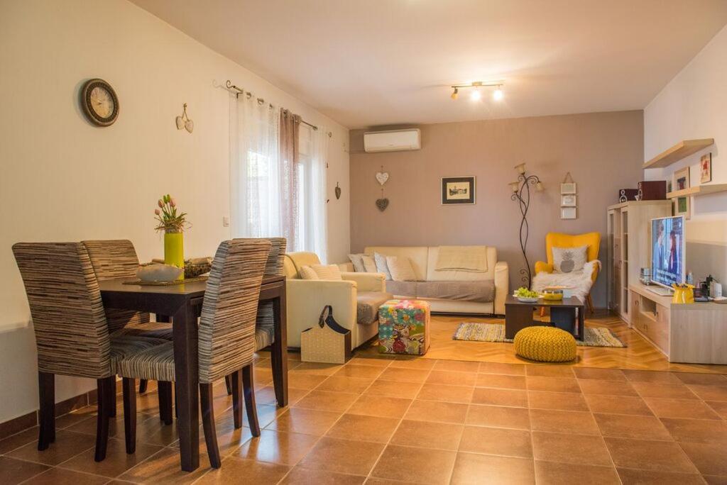 City Apartment Magdalena 扎达尔 外观 照片